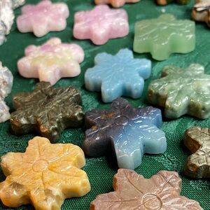 Unlisted Assorted Snowflake-Shaped Stone Accents